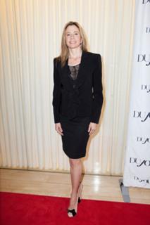 Mira Sorvino feet photo thumbnail