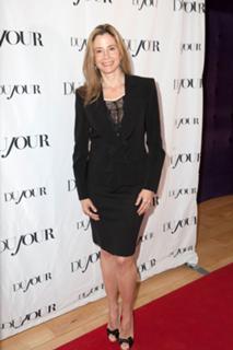 Mira Sorvino feet photo thumbnail