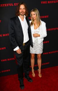 Mira Sorvino feet photo thumbnail