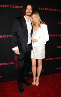 Mira Sorvino feet photo thumbnail