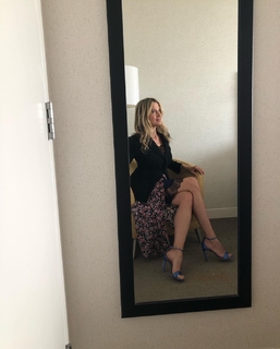 Mira Sorvino feet photo thumbnail