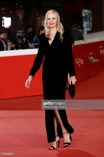 Mira Sorvino feet photo thumbnail