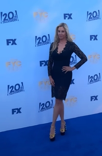Mira Sorvino feet photo thumbnail