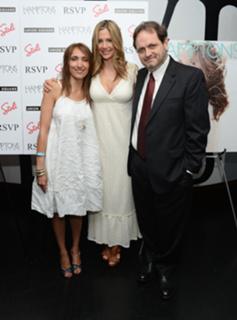 Mira Sorvino feet photo thumbnail
