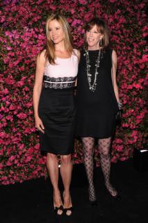 Mira Sorvino feet photo thumbnail