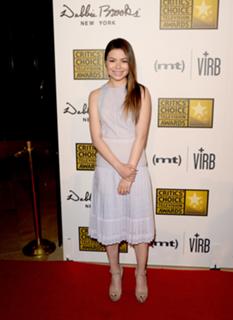 Miranda Cosgrove feet photo thumbnail