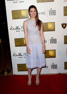 Miranda Cosgrove feet photo thumbnail