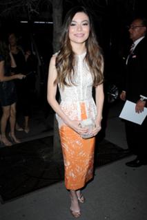 Miranda Cosgrove feet photo thumbnail