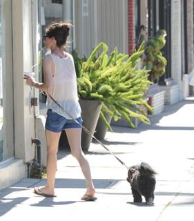 Miranda Cosgrove feet photo thumbnail