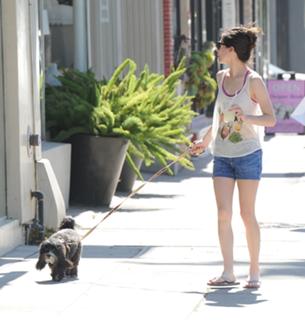 Miranda Cosgrove feet photo thumbnail