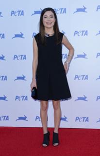 Miranda Cosgrove feet photo thumbnail