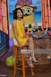Miranda Cosgrove feet photo thumbnail