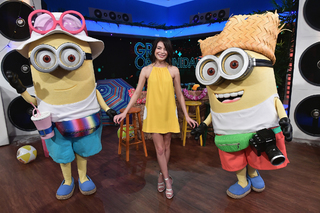 Miranda Cosgrove feet photo thumbnail