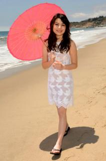 Miranda Cosgrove feet photo thumbnail