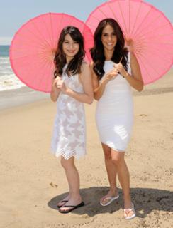 Miranda Cosgrove feet photo thumbnail