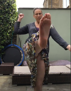 Miranda Hart feet photo 1