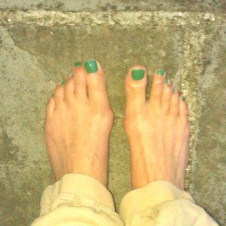 Miranda Hart feet photo 9