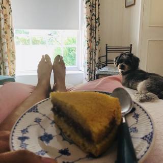 Miranda Hart feet photo 3