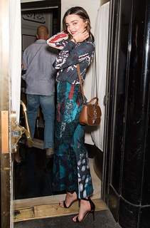 Miranda Kerr feet photo thumbnail