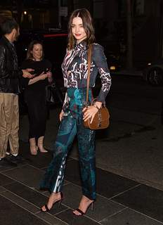 Miranda Kerr feet photo thumbnail