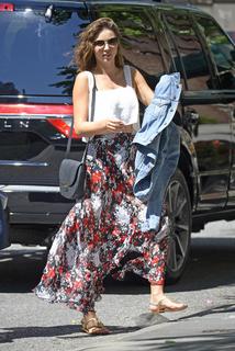 Miranda Kerr feet photo thumbnail