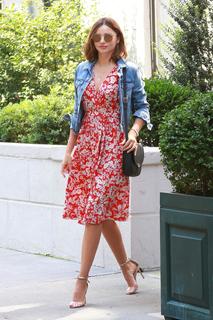 Miranda Kerr feet photo thumbnail