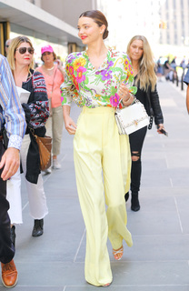 Miranda Kerr feet photo thumbnail