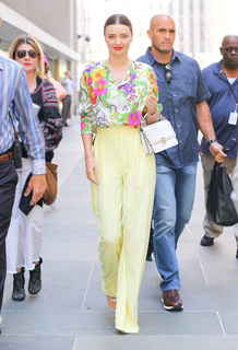 Miranda Kerr feet photo thumbnail