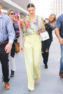 Miranda Kerr feet photo thumbnail