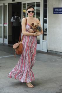 Miranda Kerr feet photo thumbnail