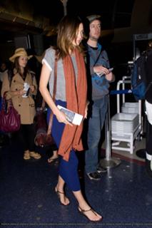 Miranda Kerr feet photo thumbnail
