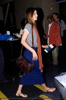 Miranda Kerr feet photo thumbnail