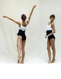 Miranda Kerr feet photo thumbnail