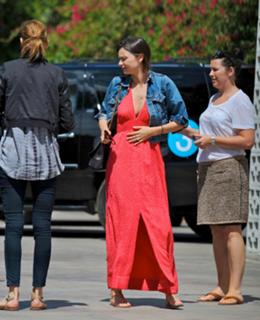 Miranda Kerr feet photo thumbnail