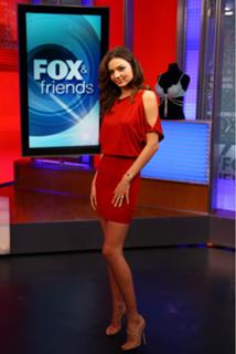 Miranda Kerr feet photo thumbnail