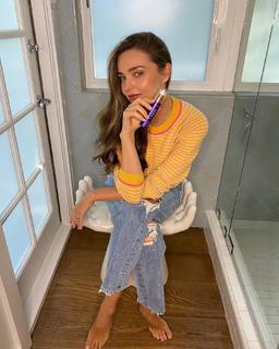Miranda Kerr feet photo thumbnail