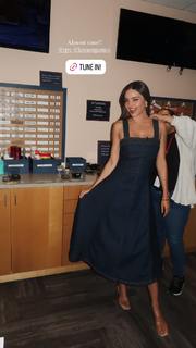 Miranda Kerr feet photo thumbnail