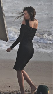 Miranda Kerr feet photo thumbnail
