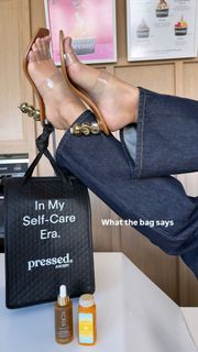 Miranda Kerr feet photo thumbnail