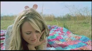 Miranda Lambert feet photo thumbnail