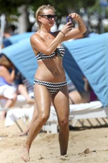 Miranda Lambert feet photo thumbnail