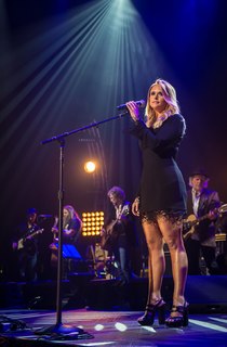 Miranda Lambert feet photo thumbnail