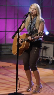 Miranda Lambert feet photo thumbnail