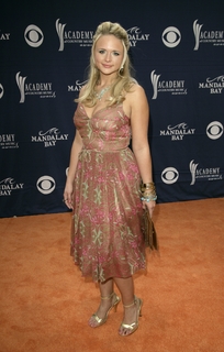 Miranda Lambert feet photo thumbnail
