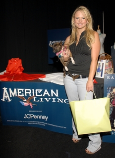 Miranda Lambert feet photo thumbnail