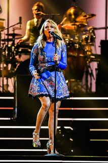 Miranda Lambert feet photo thumbnail