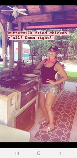 Miranda Lambert feet photo thumbnail