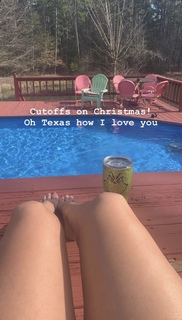 Miranda Lambert feet photo thumbnail