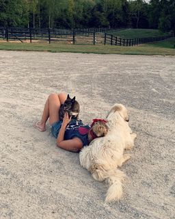 Miranda Lambert feet photo thumbnail
