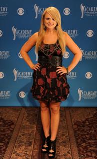 Miranda Lambert feet photo thumbnail